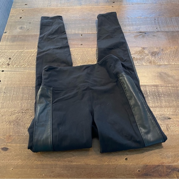 Athleta Active‎ Fashion Leggings - Picture 1 of 4